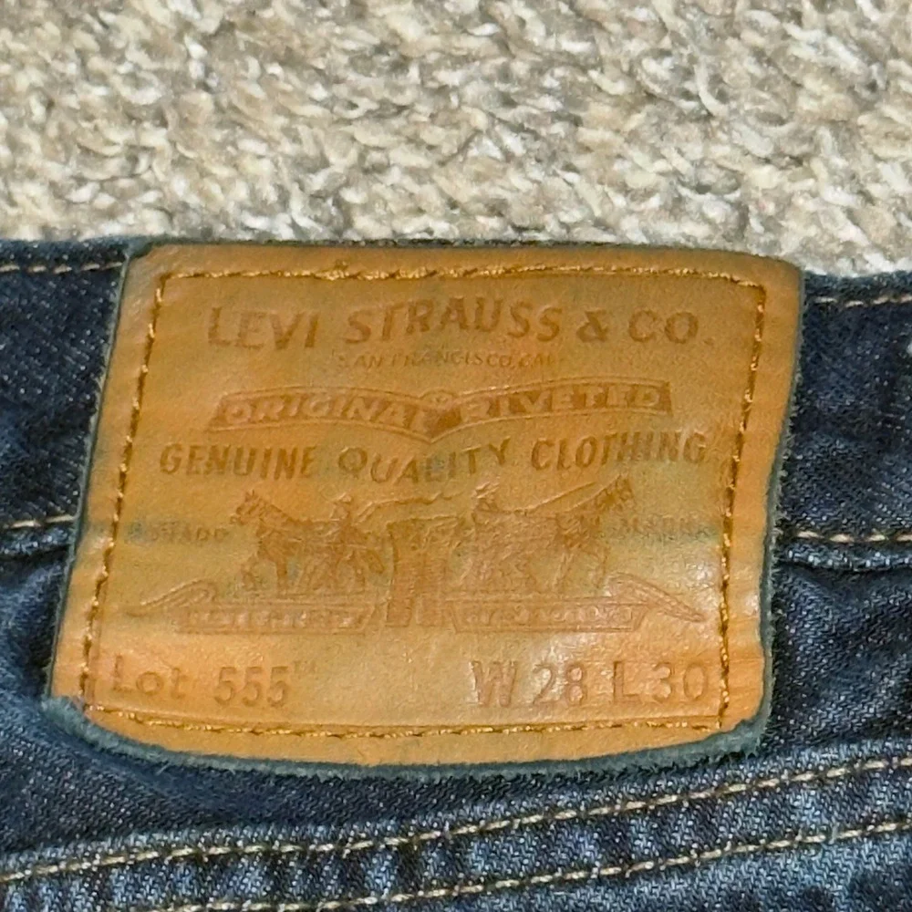 Levis Premium 555 Relaxed Straight Leg Jeans Mens 28x30 Dark Wash Indigo Blue